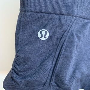 Lululemon size 4 blue/charcoal shorts